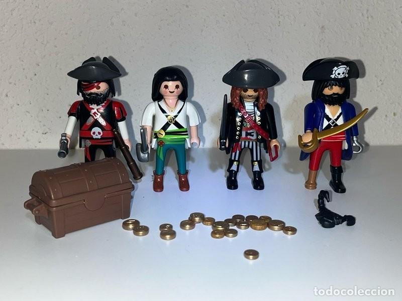 Playmobil: Playmobil 4 piratas con gran cofre, monedas y escorpi&oacute;n