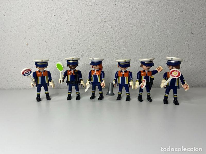 Playmobil: Playmobil polic&iacute;as con se&ntilde;ales de tr&aacute;fico y meg&aacute;fono