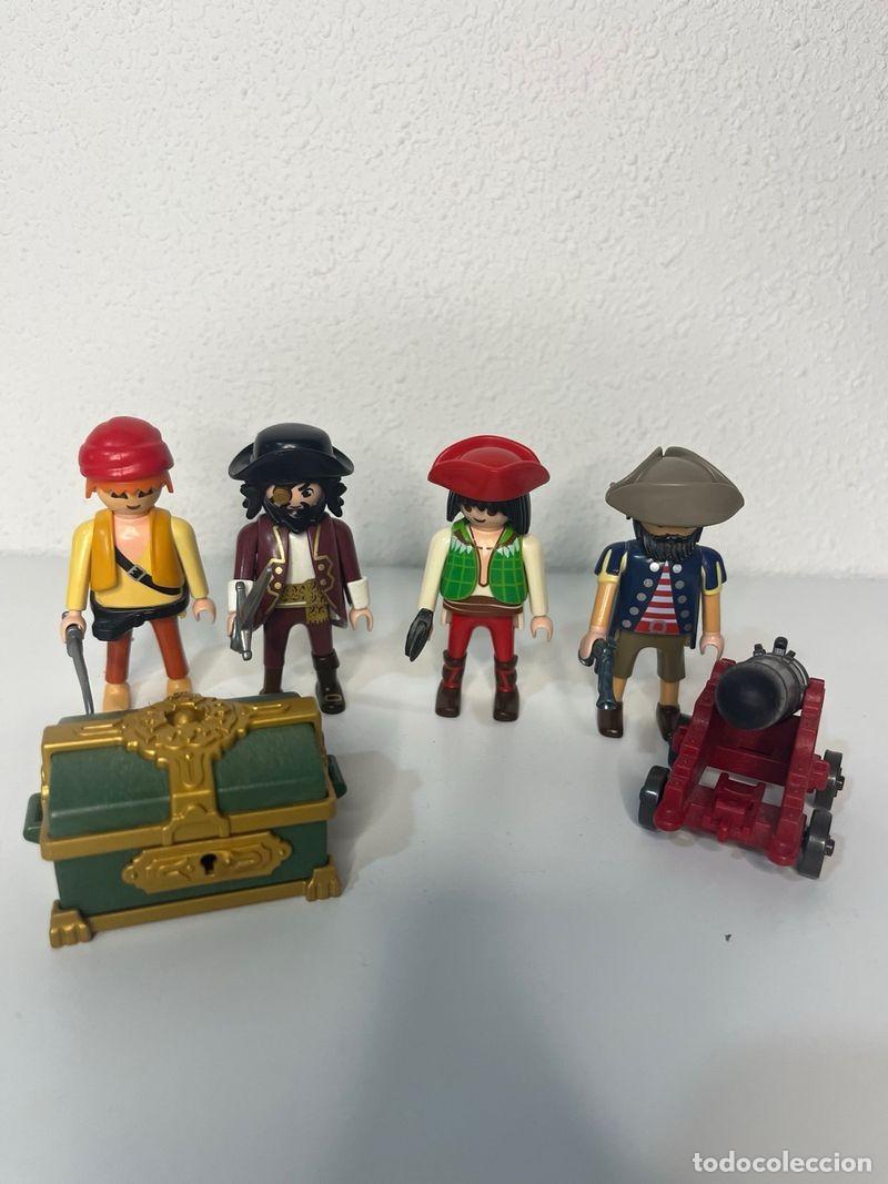 Playmobil: Playmobil 4 piratas con cofre verde y ca&ntilde;&oacute;n rojo