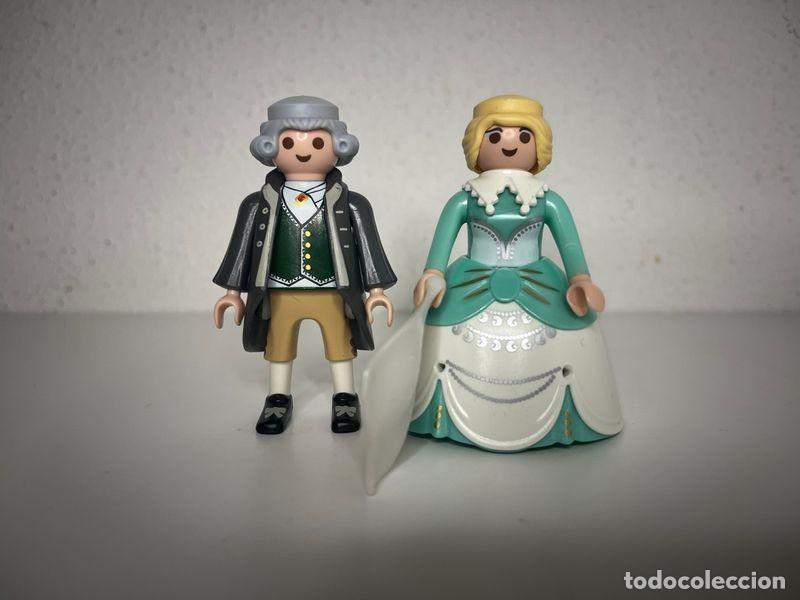Playmobil: Playmobil pareja de &eacute;poca con casaca y vestido largo