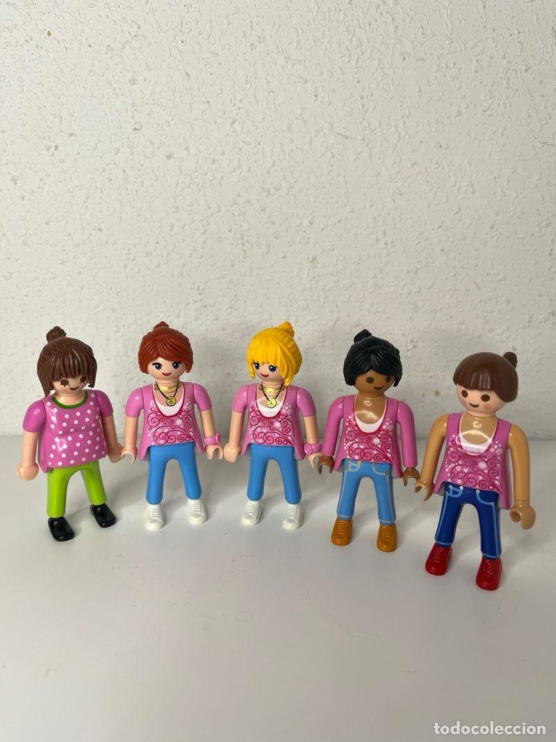 Playmobil: Playmobil figuras femeninas con ropa casual y collares