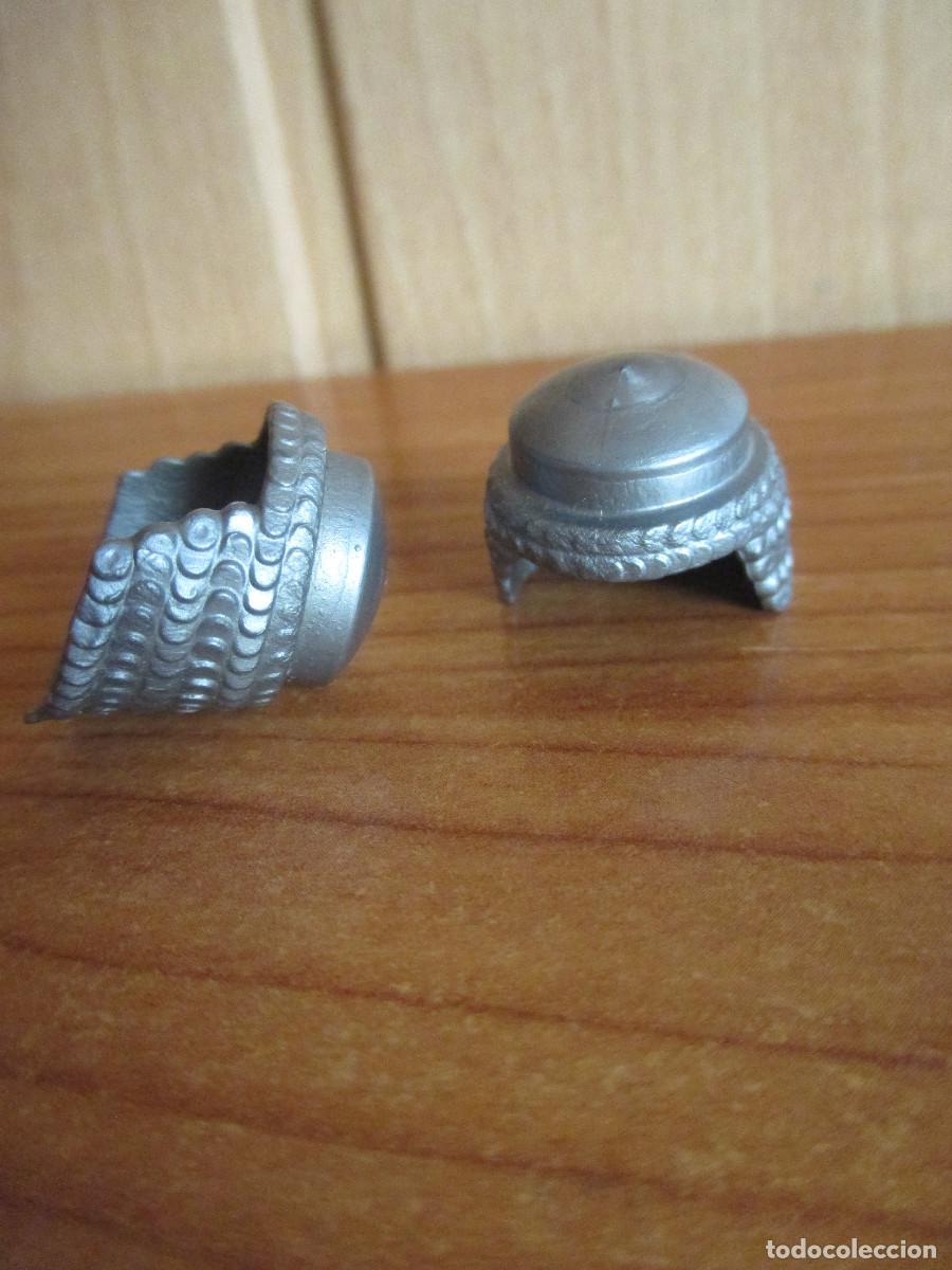 Playmobil: PLAYMOBIL : 1 LOTE DE 2 PIEZAS COTA DE MALLAS PARA CABEZA DE SOLDADO MEDIEVAL , ROMANO, VIKINGO