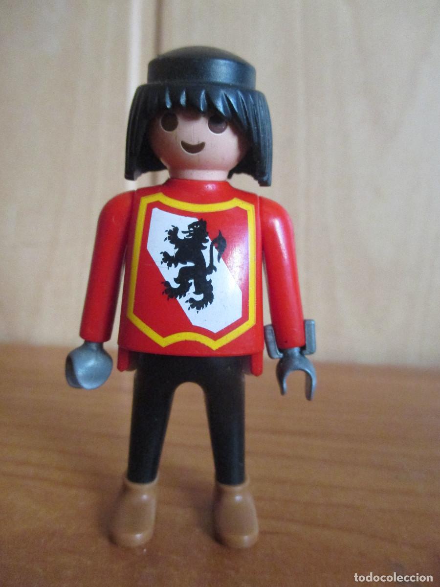 Playmobil: PLAYMOBIL : 1 FIGURA SOLDADO MEDIEVAL LEON NEGRO EN TORSO Y ESPALDA, DE TIPO TRIPON