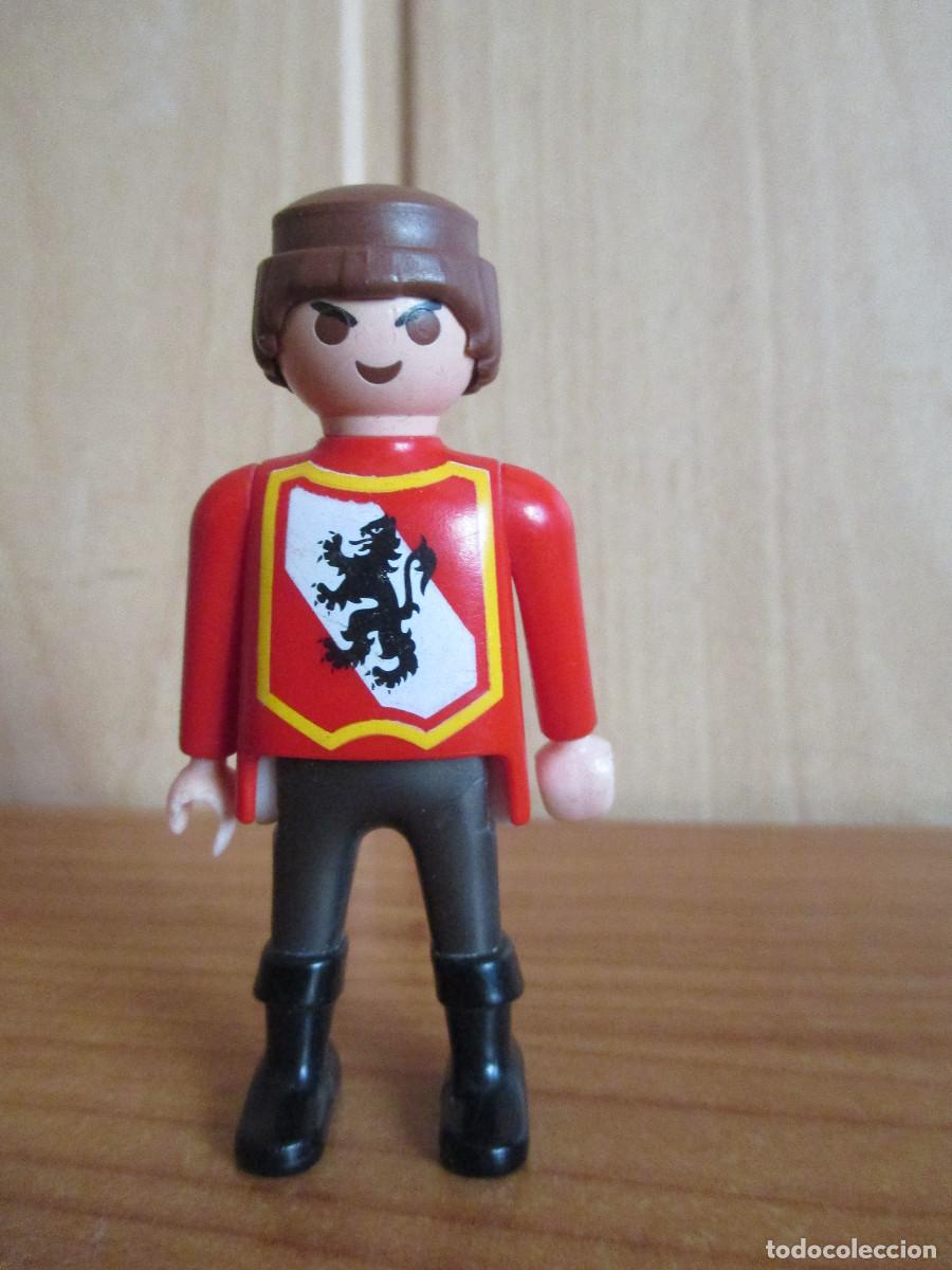 Playmobil: PLAYMOBIL : 1 FIGURA SOLDADO MEDIEVAL LEON NEGRO EN TORSO Y ESPALDA