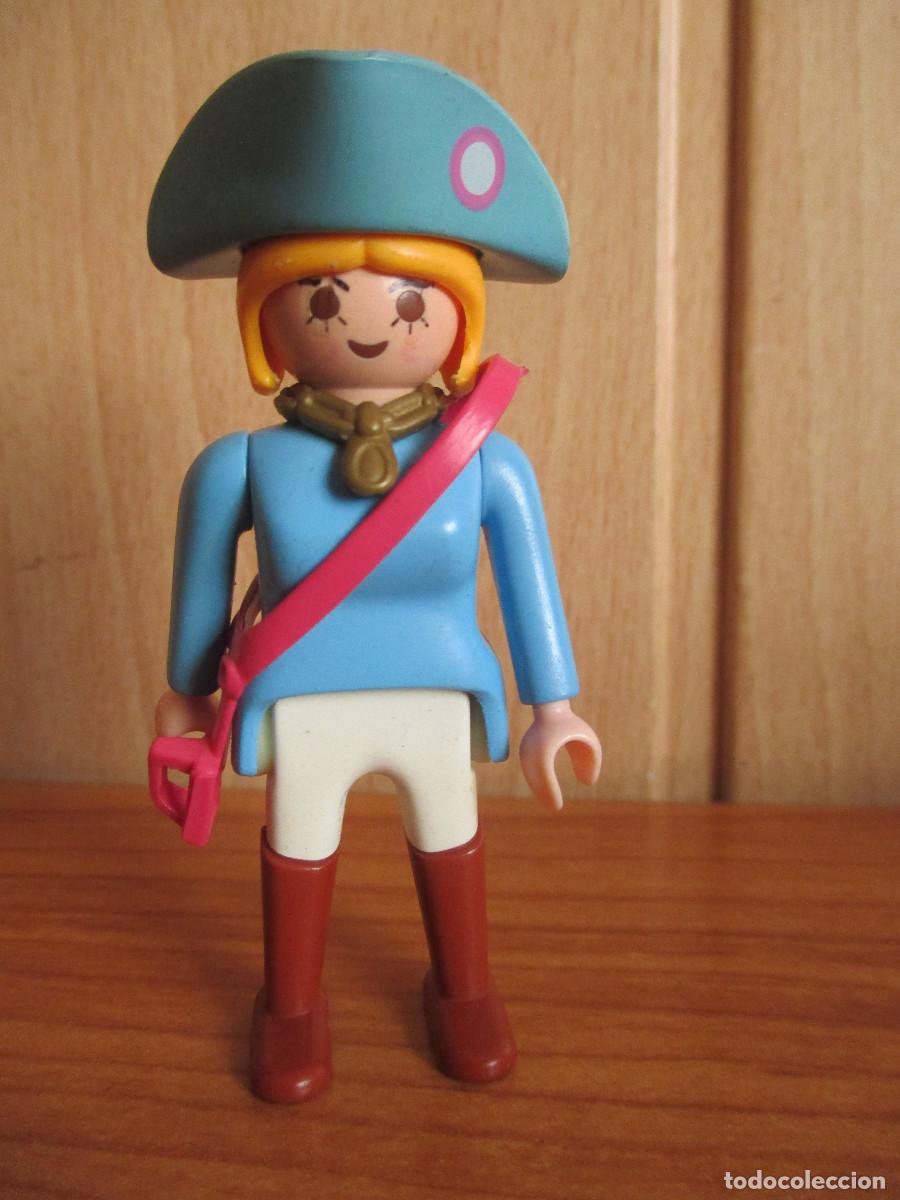 Playmobil: PLAYMOBIL : 1 FIGURA MUJER PIRATA O SIMILAR CON GORRO Y CINTO PARA SABLE