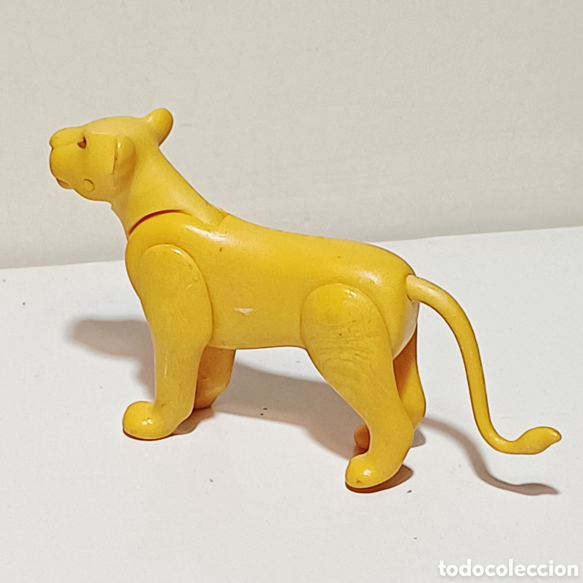 Playmobil: Pieza playmobil figura animal leona amarillo hembra zoo circo arca de no&eacute;