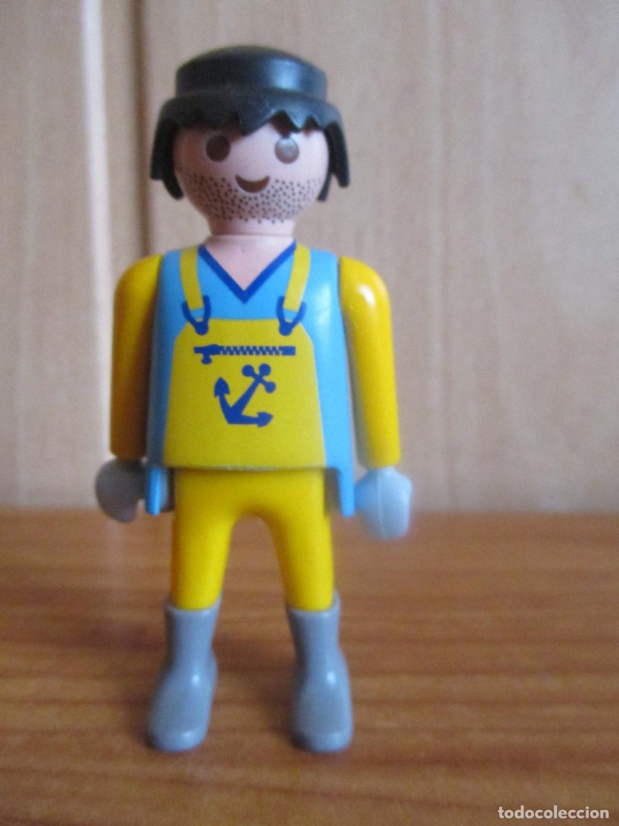 Playmobil: PLAYMOBIL : 1 FIGURA PESCADOR O SIMILAR, CON LOGO DE ANCLA EN EL BUZO