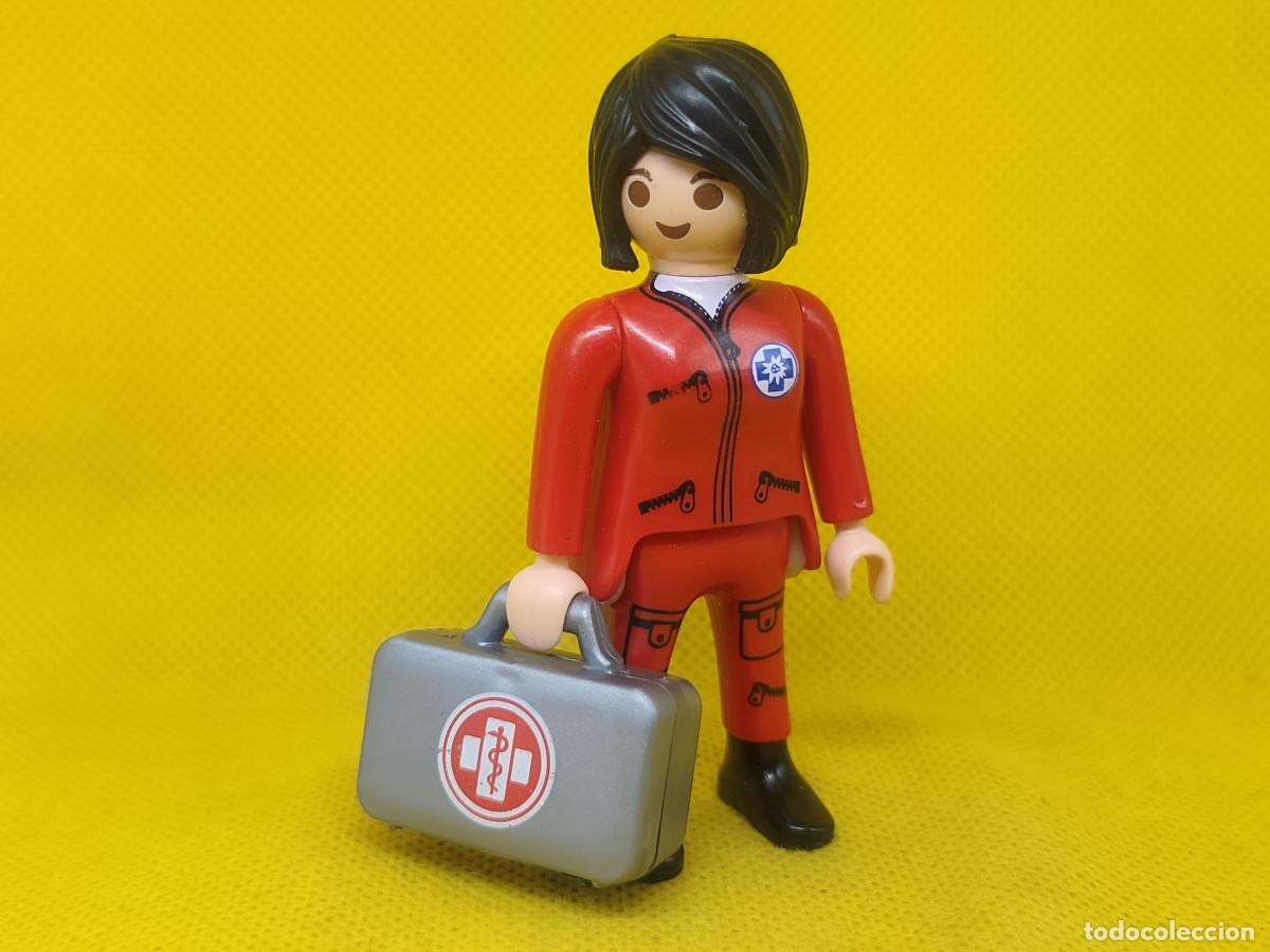 Playmobil: Playmobil M&eacute;dica de rescate de monta&ntilde;a con botiqu&iacute;n
