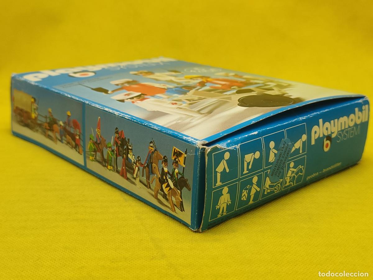 Playmobil: Playmobil Sanitarios con enfermo REF 3237 - Foto 7