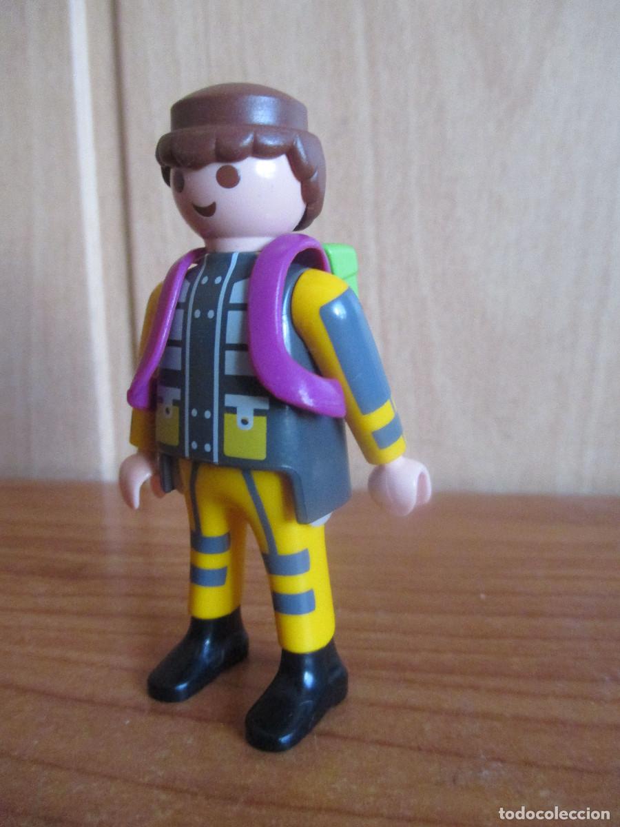 Playmobil: PLAYMOBIL : 1 FIGURA CON MOCHILA , AVENTURERO O ACAMPADA