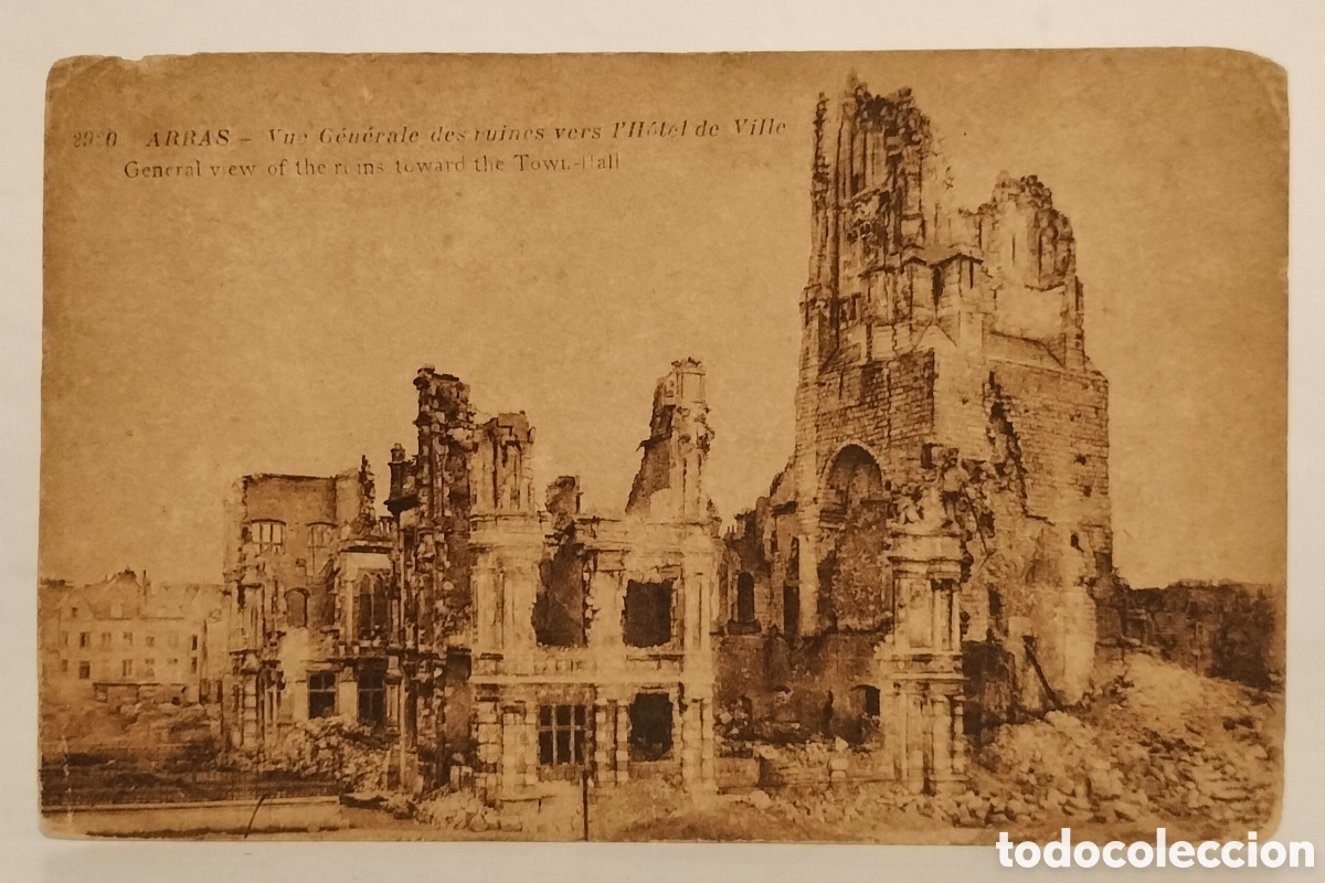 Cartes Postales: Arr&aacute;s,Vue g&eacute;n&eacute;rale des ruines vers L'hotel de Ville