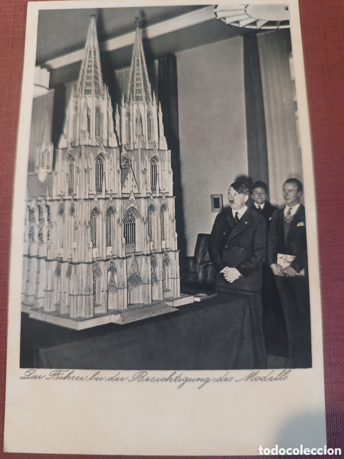 Postales: Hitler observando una maqueta - Foto 1