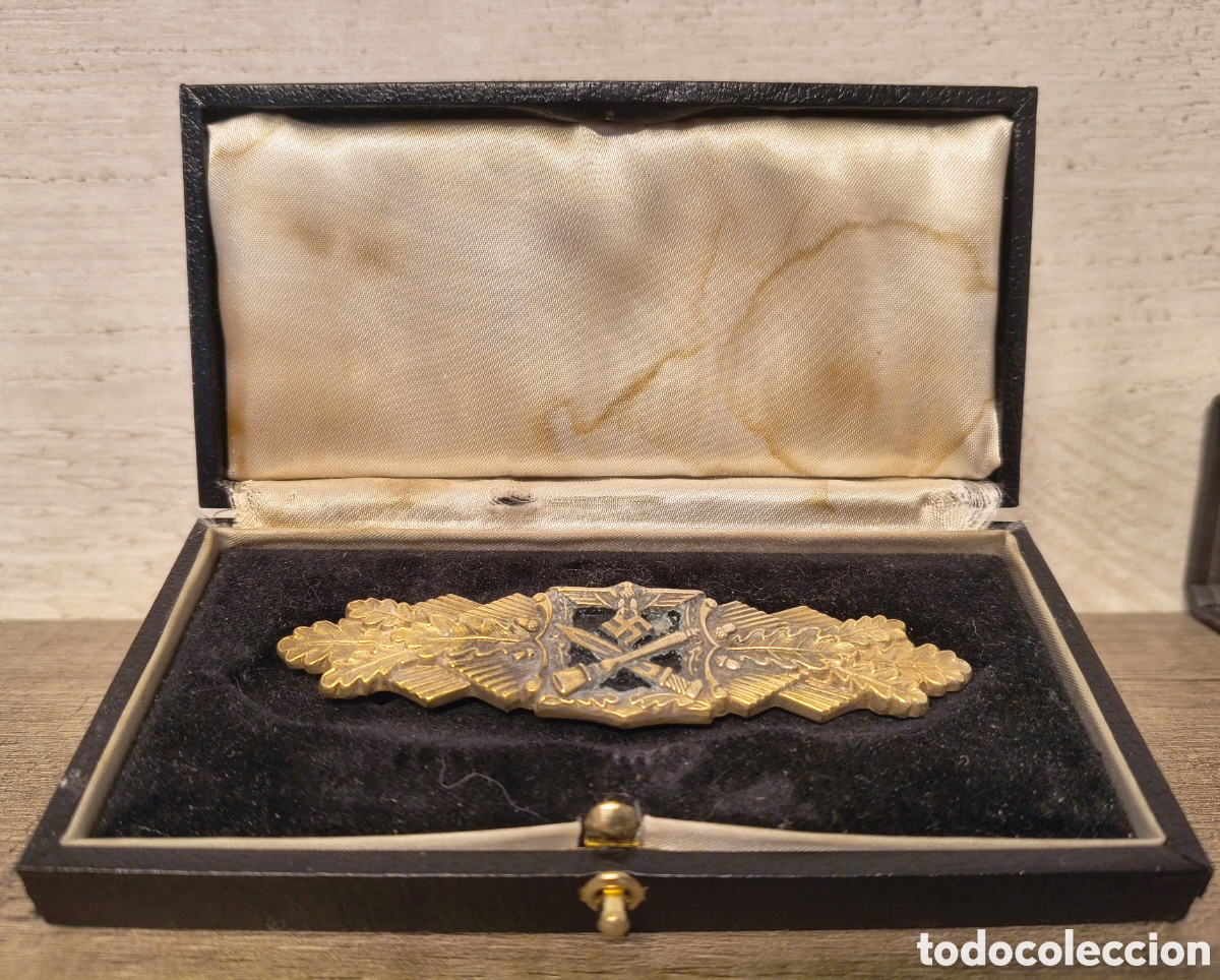 Postales: Militaria Fecho de combate corpo a corpo em ouro