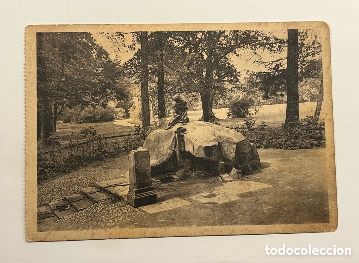 Postales: Fuente La Lechera (Молочница) situada en el Parque Catalina de Ts&aacute;rskoye Sel&oacute;, San Petersburgo