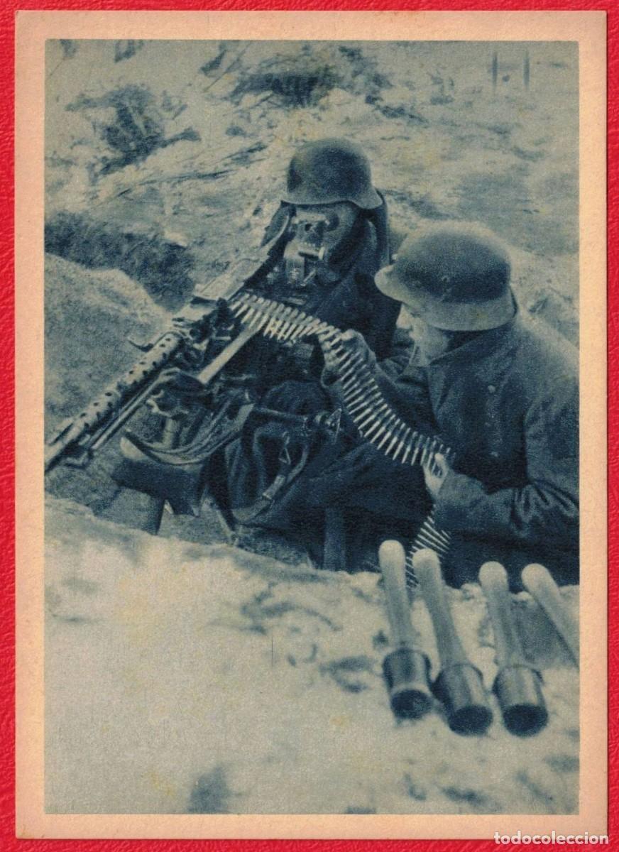 Postales: Divisi&oacute;n Azul. Fotopostal original de &eacute;poca. Con la ametralladora en la trinchera avanzada. Frente d