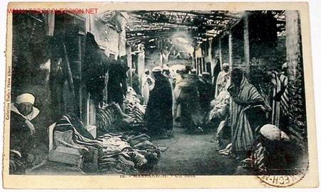 Cartes Postales: ANTIGUA POSTAL DE MARRUECOS - MARRAKECH EN UN MERCADO