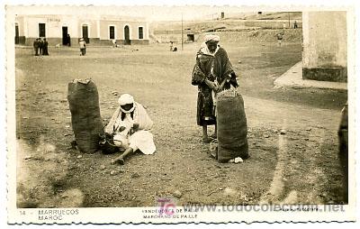 Postales: MARRUECOS, VENDEDORES DE PAJA,                      P16620