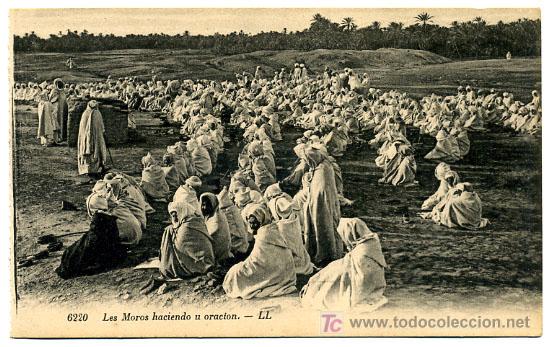 Postales: MARRUECOS, LES MOROS HACIENDO U ORACION,                P18100