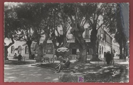 Postales: Cherchell - Le place et hotel Cesar&eacute;e - 1958