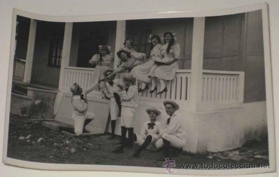 Postais: ANTIGUA FOTO POSTAL DE GUINEA ESPA&Ntilde;OLA - ESPA&Ntilde;OLES CELEBRANDO EL CARNAVAL - NO CIRCULADA.