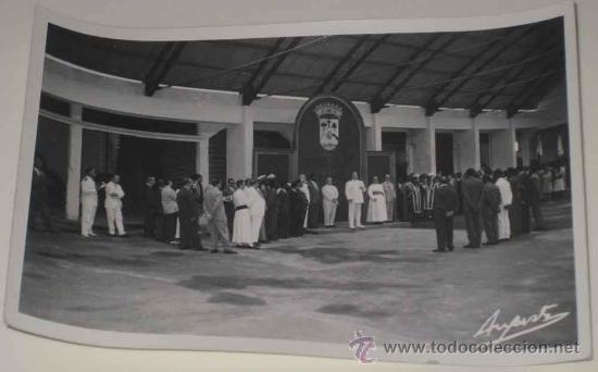Postais: ANTIGUA FOTO POSTAL DE GUINEA ESPA&Ntilde;OLA - VISITA DE AUTORIDADES ESPA&Ntilde;OLAS - FOTO AUGUSTA - NO CIRCULA