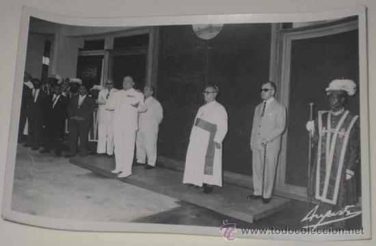 Postais: ANTIGUA FOTO POSTAL DE GUINEA ESPA&Ntilde;OLA - VISITA OFICIAL DE OFICIALES ESPA&Ntilde;OLES - NO CIRCULADA.