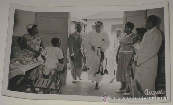 Postais: ANTIGUA FOTO POSTAL DE GUINEA ESPA&Ntilde;OLA - VISITA OFICIAL DE AUTORIDADES ESPA&Ntilde;OLAS - NO CIRCULADA - FO