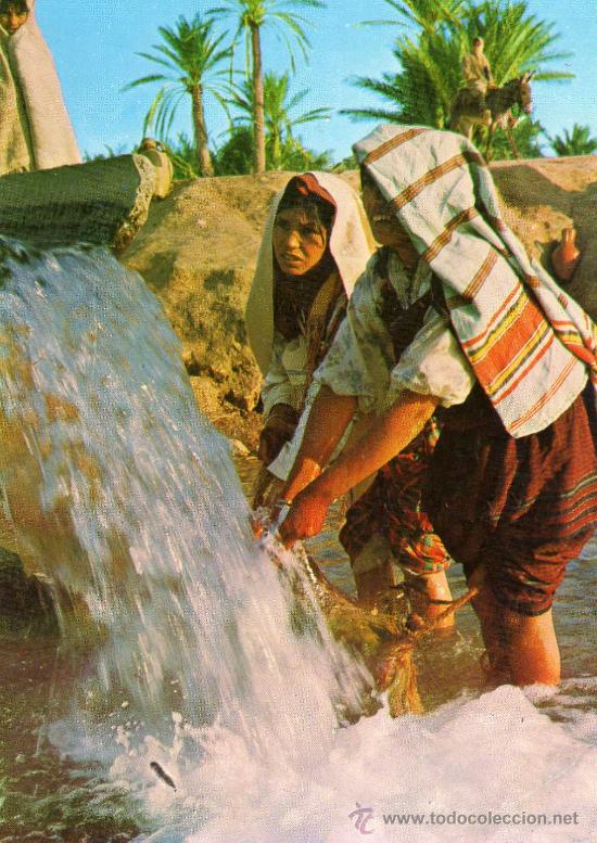 Postales: SUD TUNISIEN BEDOUINES A LA SOURCE SIN CIRCULAR - Foto 1