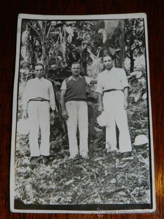 Postais: ANTIGUA FOTOGRAFIA DE GUINEA ECUATORIAL, 3 COLONOS ESPA&Ntilde;OLES, MIDE 10 X 6,5 CMS. TAL COMO SE PUEDE V