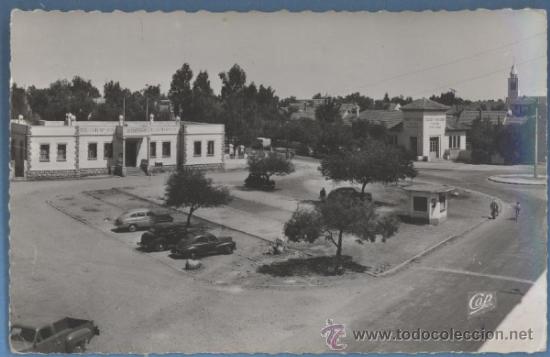 Postais: Khouribga - La plaza de Correos y la iglesia - 1955