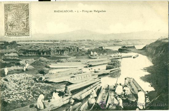 Postkarten: MADAGASCAR. PIRAGUAS MALGACHES. HACIA 1920.
