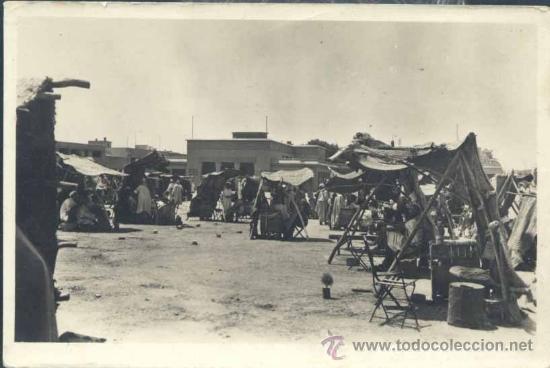 Postales: MARRAKECH.- SUR LA PLACE DJEMAA EL FNA