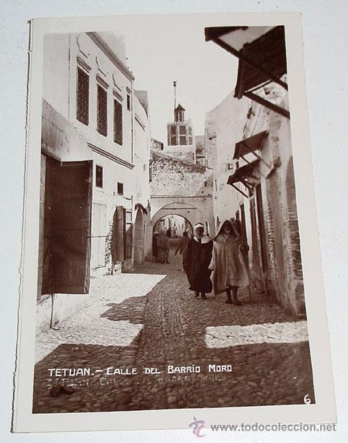 Cartoline: ANTIGUA POSTAL DE TETUAN - CALLE DEL BARRIO MORO - SIN CIRCULAR.