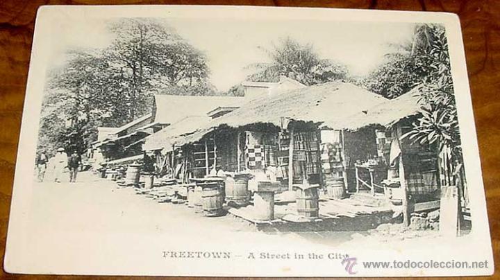 Cartoline: ANTIGUA POSTAL DE FREETOWN WEST - A STREET IN THE CITY - SIERRA LEONA - NO CIRCULADA.