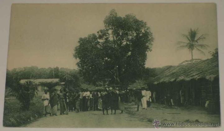 Cartoline: ANTIGUA POSTAL DE GUINEA CONTINENTAL - POBLADO DE ASSOBLA - ED. PUBLICACIONES PATRIOTICAS - NO CIRCU