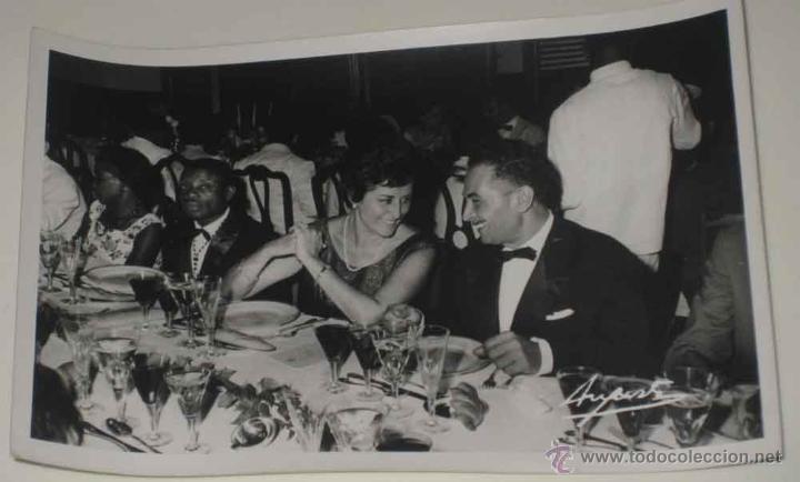 Cartoline: ANTIGUA FOTO POSTAL DE GUINEA ESPA&Ntilde;OLA - CENA OFICIAL CON AURTORIDADES ESPA&Ntilde;OLAS - NO CIRCULADA - FO