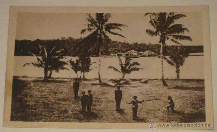 Postais: ANTIGUA POSTAL DE GUINEA ECUATORIAL - EN LA PLAYA - ED. MATEU - NO CIRCULADA.