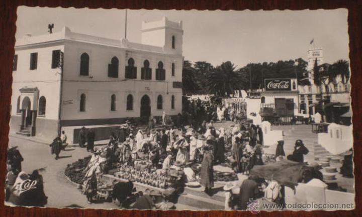 Postales: ANTIGUA FOTO DE TANGER - MARRUECOS - 137 LES MARCHANDS DE POTERIES - CIRCULADA.