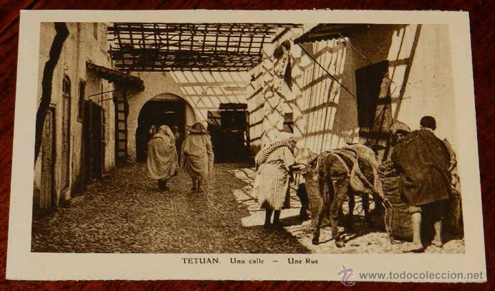 Cartoline: ANTIGUA POSTAL DE TETUAN - UNA CALLE - MARRUECOS - NO CIRCULADA.