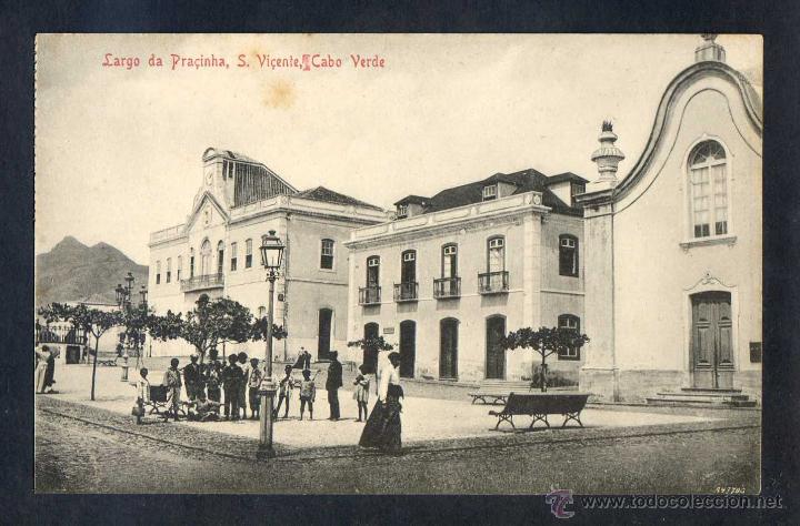 Postais: Cabo Verde. S&auml;o Vicente. *Largo da Pra&ccedil;inha* Ed. Bazar Central Bonucci & Frusoni. Nueva.