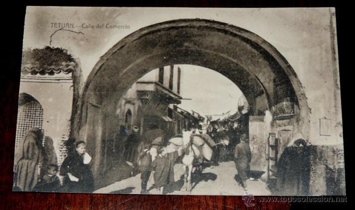 Cartes Postales: POSTAL DE TETUAN, CALLE DEL COMERCIO, NO CIRCULADA.