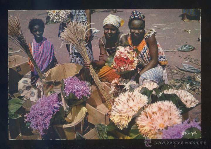 Cartoline: &Aacute;frica. *Afrique en couleurs - Marchandes de fleurs* Ed. Hoa-Qui n&ordm; 3641. Nueva.