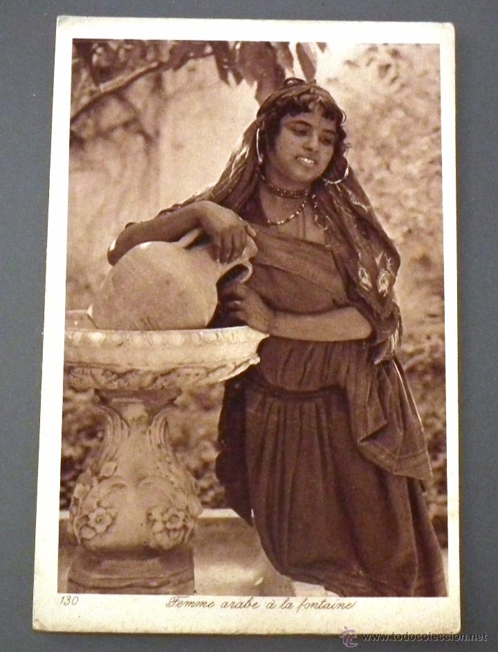 Postais: POSTAL DE MARRUECOS, N&ordm; 130: FEMME ARABE &Agrave; LA FONTAINE .LEHNERT & LANDROCK