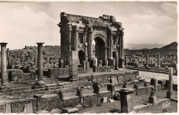 Postales: MAGNIFICA POSTAL RUINAS ROMANAS EN TIMGAD (ARGELIA)