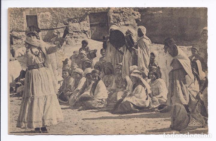 Postales: Postal de Argelia. Danza u&ntilde;as. Tradicional. - Foto 1