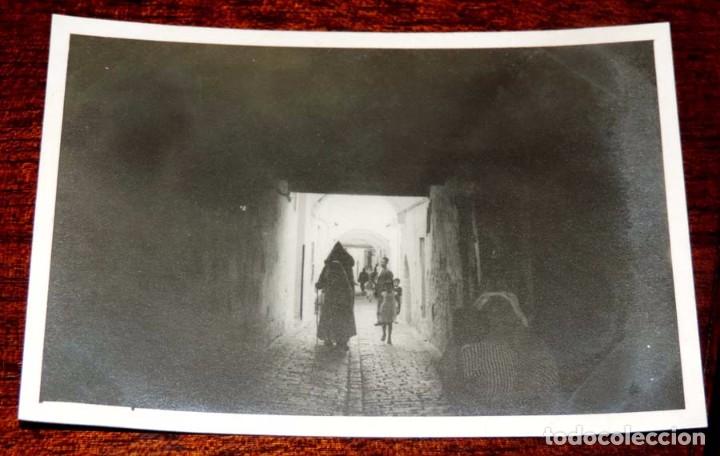 Cartes Postales: Fotografia de Tetuan, Agosto en 1955, mide 9 x 6 cms. Escrita por el reverso.