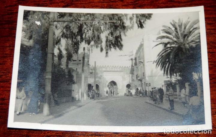 Postcards: Fotografia de Tetuan, Agosto en 1955, mide 9 x 6 cms. Escrita por el reverso.