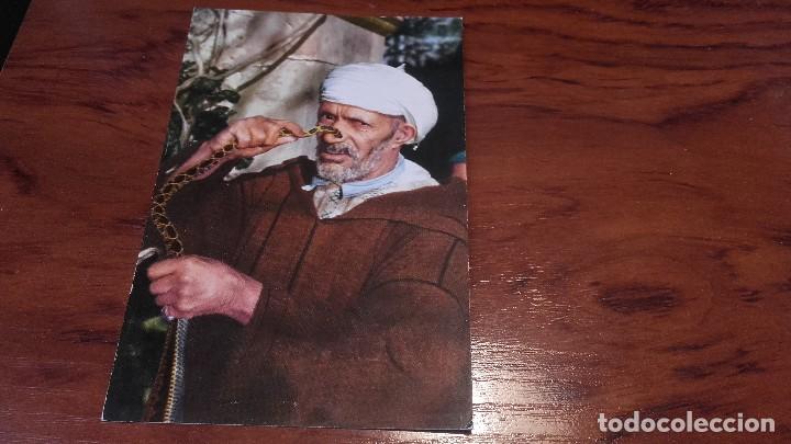 Postales: TANGER . ENCANTADOR DE SERPIENTES . A&Ntilde;O  1965 . ESCRITA .
