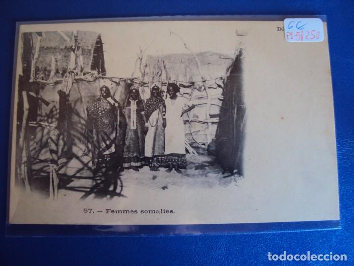 Cartoline: (PS-51250)POSTAL DE FEMMES SOMALIES