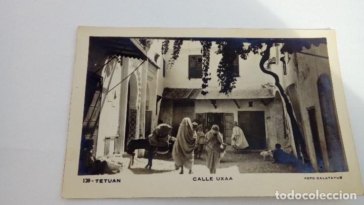 Postales: POSTAL ANTIGUA DE TETUAN MARRUECOS CALLE UXAA CIRCULADA
